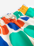 Gallery viewerに画像を読み込む, <BOBO CHOSES> Bobo Choses Color all over swim board shorts