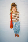 将图像加载到画廊查看器中, <GROWN> Organic Stripe Apple Knit Vest - Oatmilk