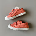 Load image into Gallery viewer, <Cienta>Double strap velcro sneaker - PEACH 78997-Cienta-SUNNAO