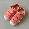 Load image into Gallery viewer, <Cienta>Double strap velcro sneaker - PEACH 78997-Cienta-SUNNAO