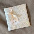 갤러리 뷰어로 이미지로드, GIFT WRAPPING