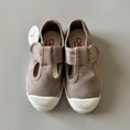 갤러리 뷰어로 이미지로드, <Cienta>T strap shoes - GRIS CLARO 77777-Cienta-SUNNAO