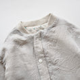 Gallery viewerに画像を読み込む, <Moun ten.> flower quilt reversible blouson - oatmeal