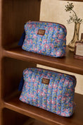 Gallery viewerに画像を読み込む, <Louise Misha> POUCH TEIKI - BLUE HIBISCUS-PINK