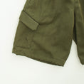 Load image into Gallery viewer, <Moun ten.> bright twill midi cargo - olive drab