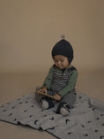 Gallery viewerに画像を読み込む, <Organic zoo> Charcoal Stripes Wool Salopettes