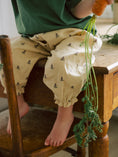 Gallery viewerに画像を読み込む, <Organic zoo> Lavender Bloom Gardener Pants - DROP1