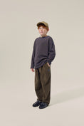 Gallery viewerに画像を読み込む, <The Campamento> Green Corduroy Trousers