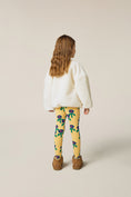 Gallery viewerに画像を読み込む, <The Campamento> Blue Daisies Leggings - YELLOW
