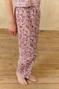 Gallery viewerに画像を読み込む, <Louise Misha> PAJAMAS SET LOUKA - CREAM FLORAL HAVEN(大人用)