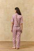 Gallery viewerに画像を読み込む, <Louise Misha> PAJAMAS SET LOUKA - CREAM FLORAL HAVEN(大人用)