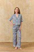 Gallery viewerに画像を読み込む, <Louise Misha> PAJAMAS SET LOUKA - BLUE MOUNTAIN AVENS(大人用)