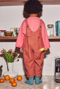 Gallery viewerに画像を読み込む, <Studio Koter> KAI OVERDYE DENIM DUNGAREES - Fusion Coral