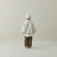 Gallery viewerに画像を読み込む, <Moun ten.> flower quilt reversible blouson - oatmeal
