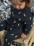 Load image into Gallery viewer, Organic zoo Charcoal Midnight Onesie (2-3Y)
