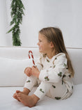 Gallery viewerに画像を読み込む, <Organic zoo>Christmas Holly Pajamas（1-5Y）
