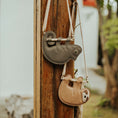 Gallery viewerに画像を読み込む, <Donsje> Merua Purse - Sloth
