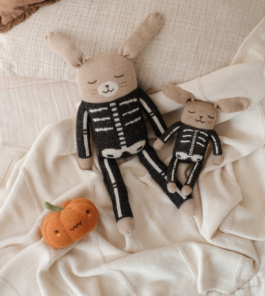 <Main Sauvage>Bunny knit toy - skeleton costume