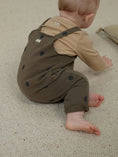 Gallery viewerに画像を読み込む, <Organic zoo>Olive Dots Salopette（0M-12M）
