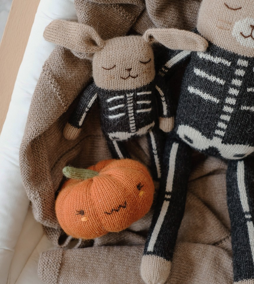 <Main Sauvage>Bunny knit toy - skeleton costume