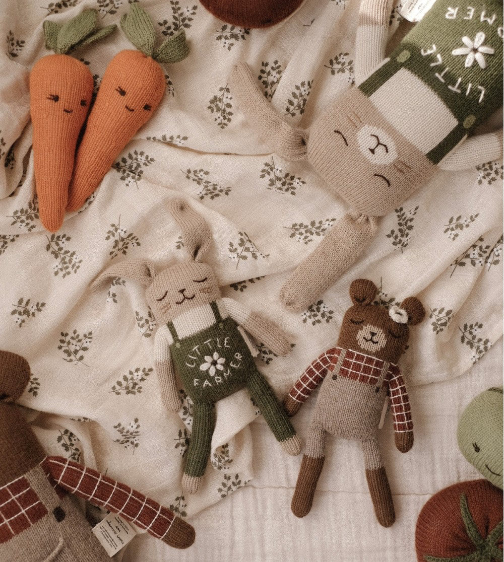 <Main Sauvage>Bunny knit toy - Little farmer