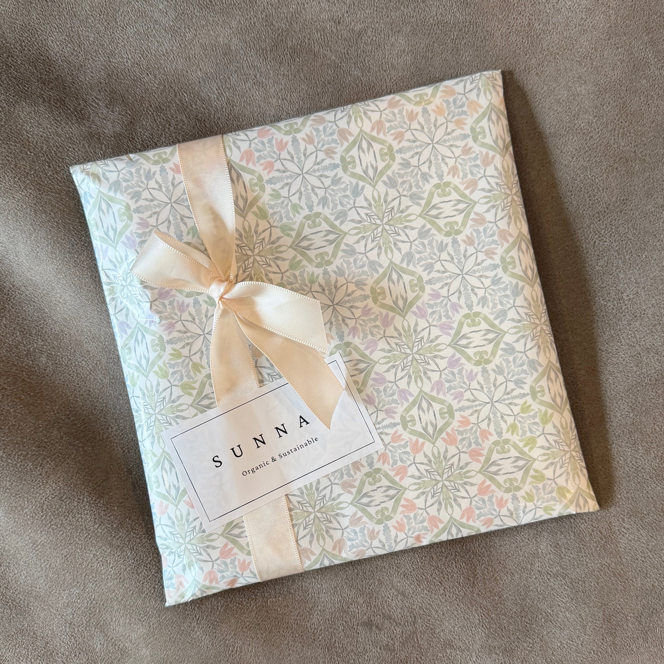 GIFT WRAPPING