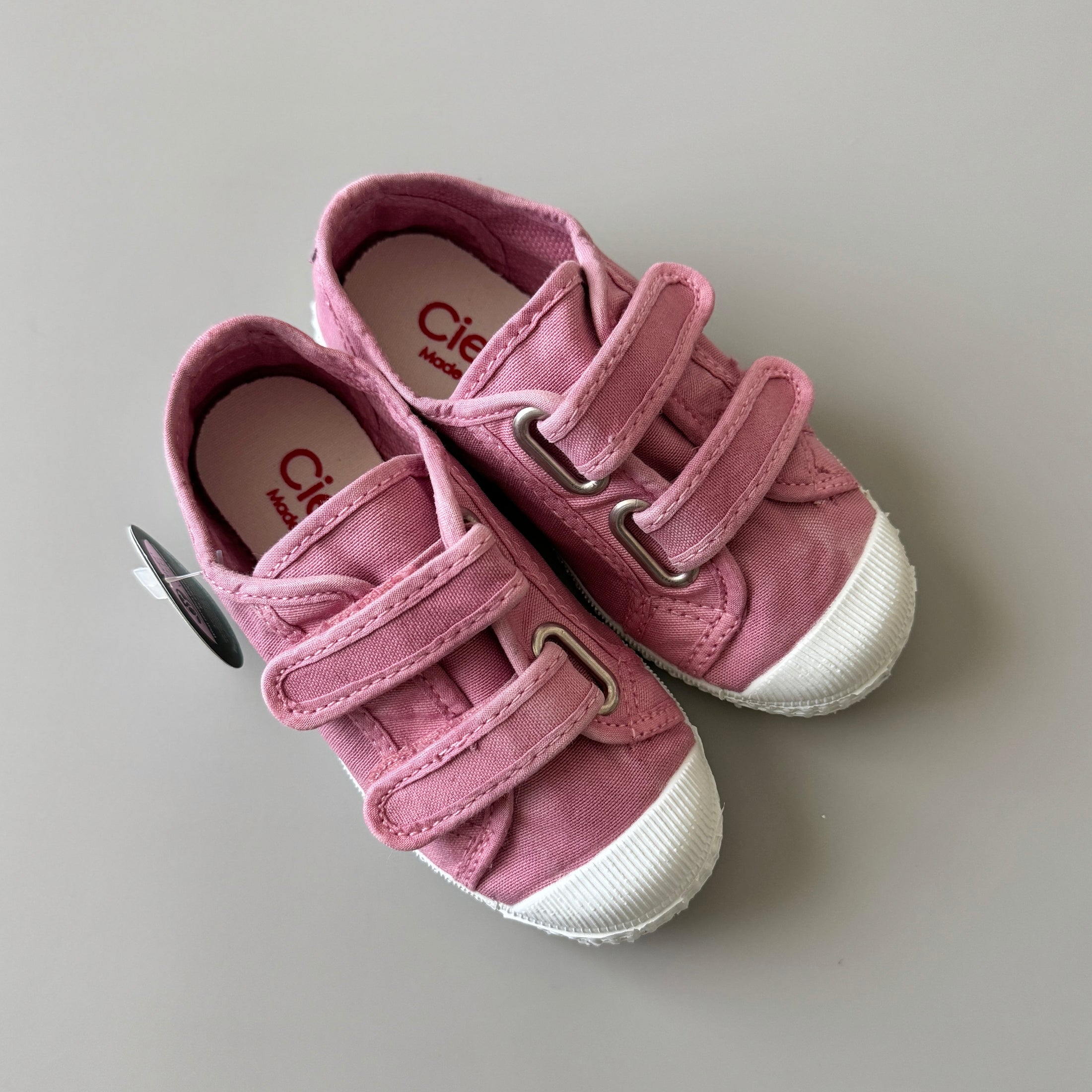 <Cienta>Double strap velcro sneaker - ROZA 78777-Cienta-SUNNAO