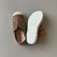 Load image into Gallery viewer, <cienta> Deck shoes - BEIGE 70777</cienta>
