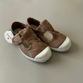 Gallery viewerに画像を読み込む, <Cienta>T strap shoes - BEIGE 77777
