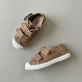 Gallery viewerに画像を読み込む, <Cienta>Double strap velcro sneaker - BEIGE 78777
