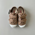 Gallery viewerに画像を読み込む, <Cienta>Double strap velcro sneaker - BEIGE 78777
