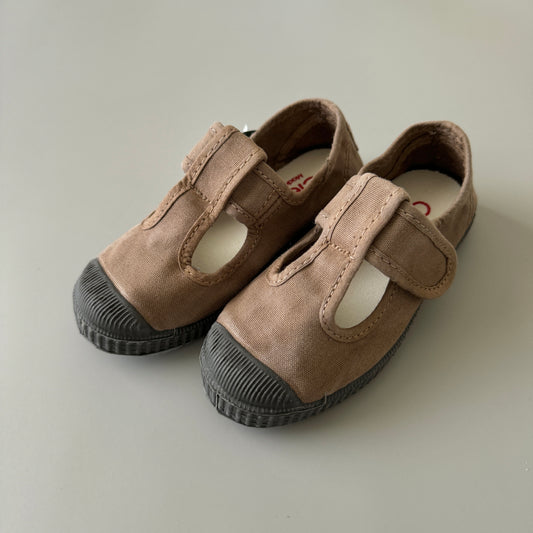 <Cienta>T strap black sole shoes - BEIGE 77777