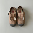 Gallery viewerに画像を読み込む, <Cienta>T strap black sole shoes - BEIGE 77777
