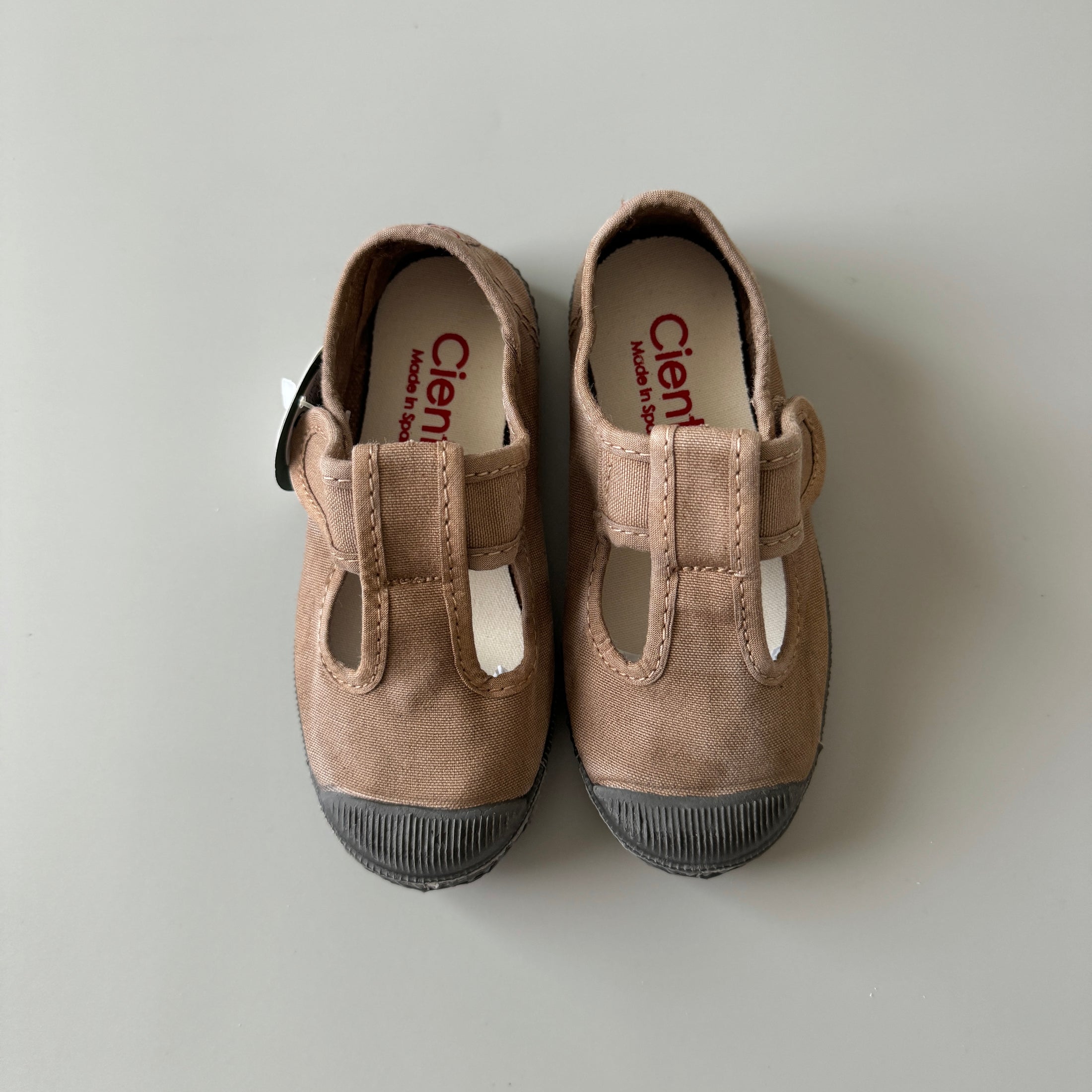 <Cienta>T strap black sole shoes - BEIGE 77777