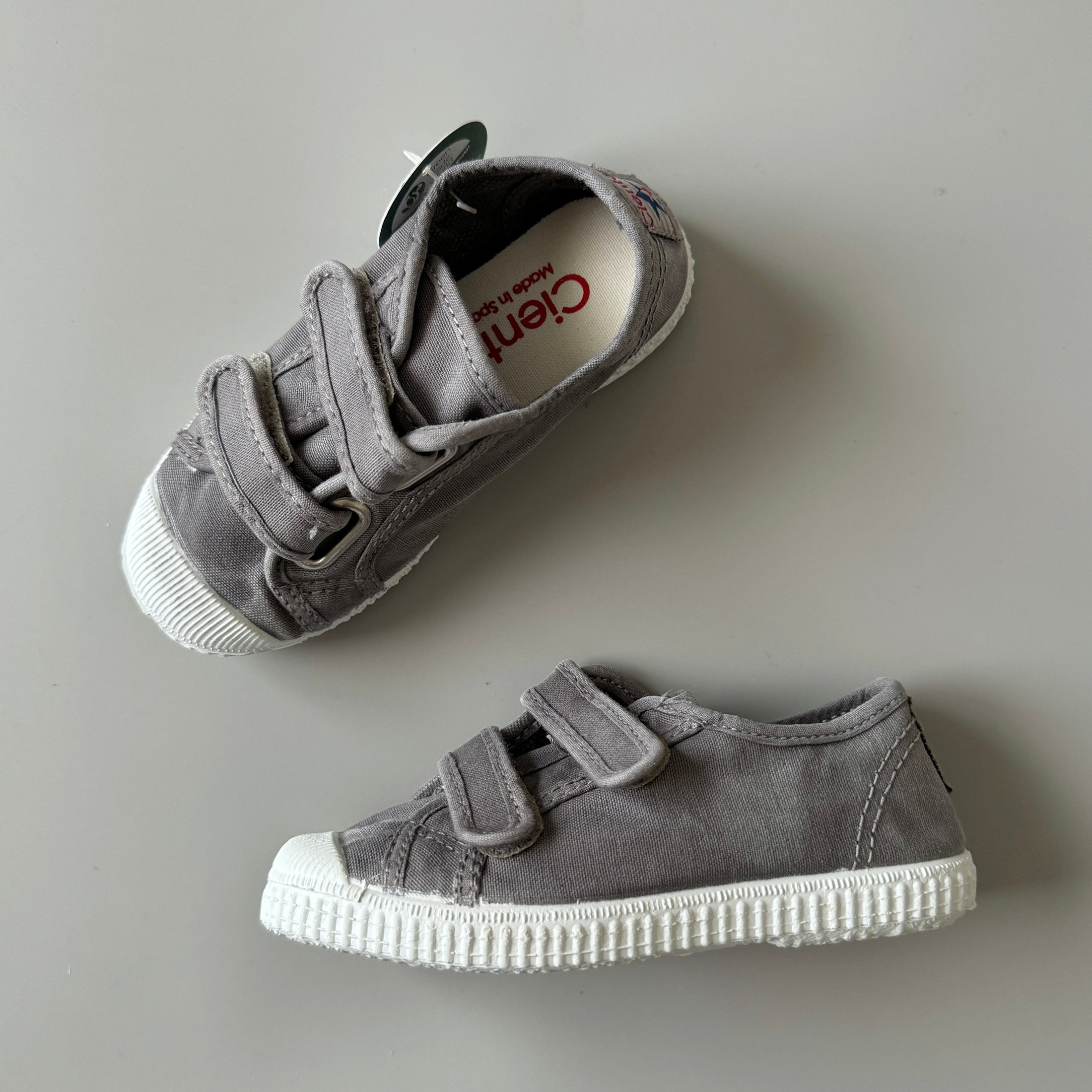 <Cienta>Double strap velcro sneaker - GRAY 78777