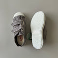 Gallery viewerに画像を読み込む, <Cienta>Double strap velcro sneaker - GRAY 78777
