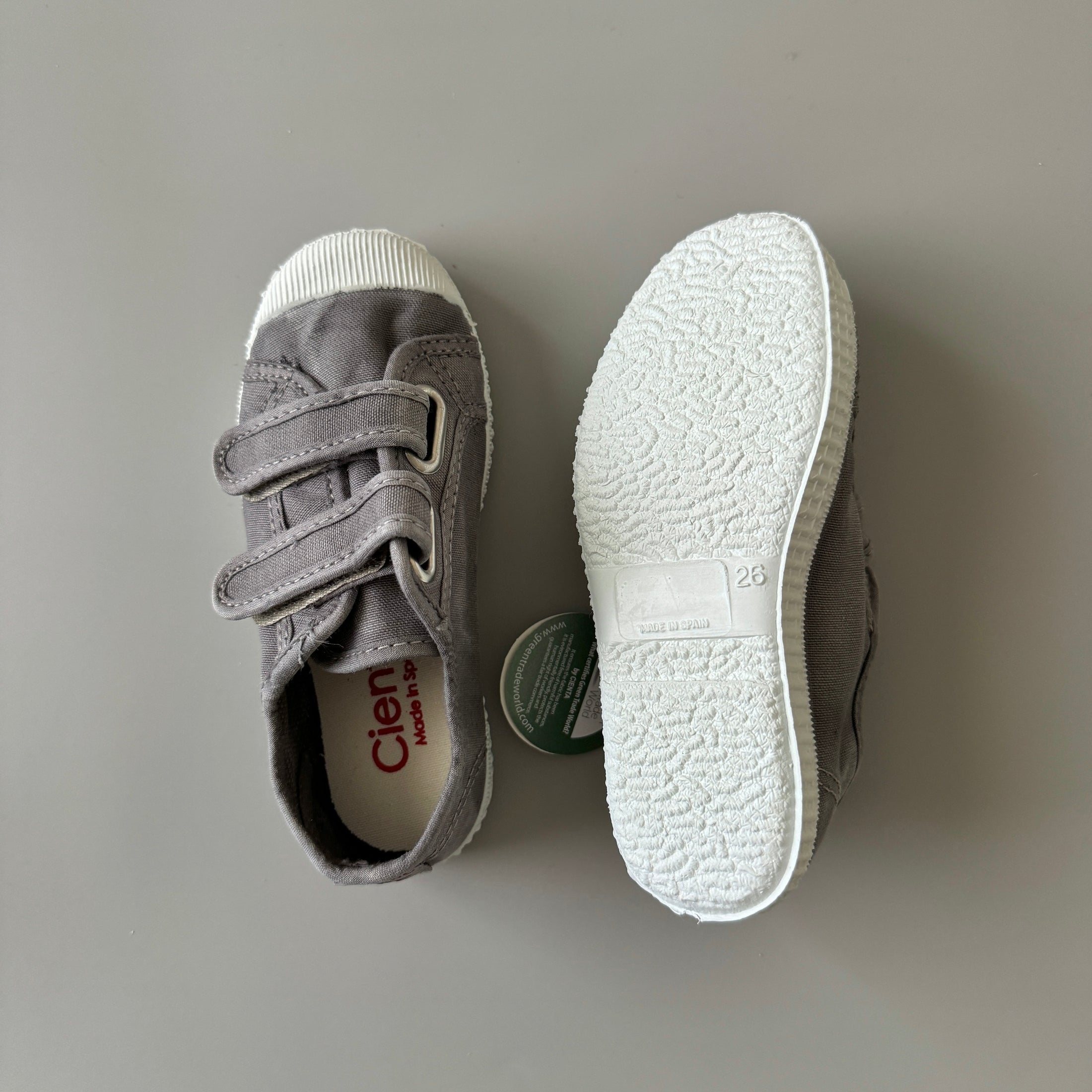 <Cienta>Double strap velcro sneaker - GRAY 78777