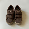 Load image into Gallery viewer, <cienta> Velcro sneakers Suede - MARRON 90887</cienta>
