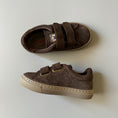 Load image into Gallery viewer, <cienta> Velcro sneakers Suede - MARRON 90887</cienta>
