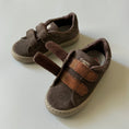 Load image into Gallery viewer, <cienta> Velcro sneakers Suede - MARRON 90887</cienta>
