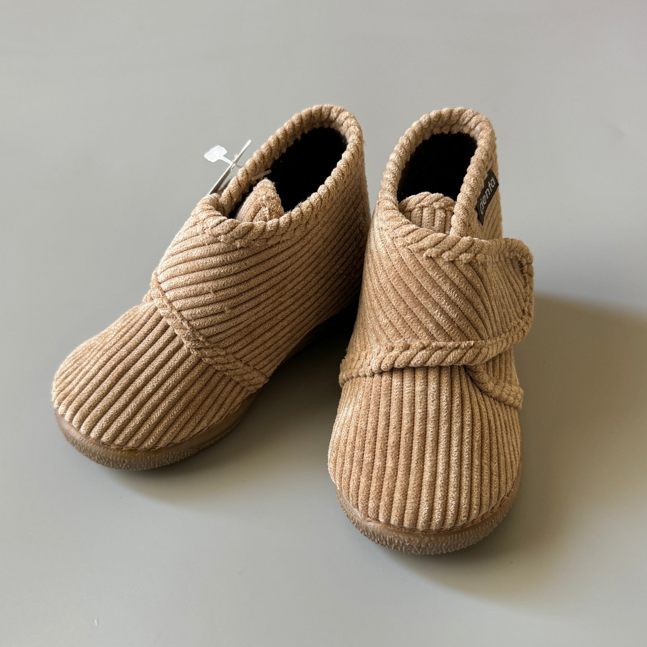 <Cienta>Velcro baby sneaker BEIGE 133049