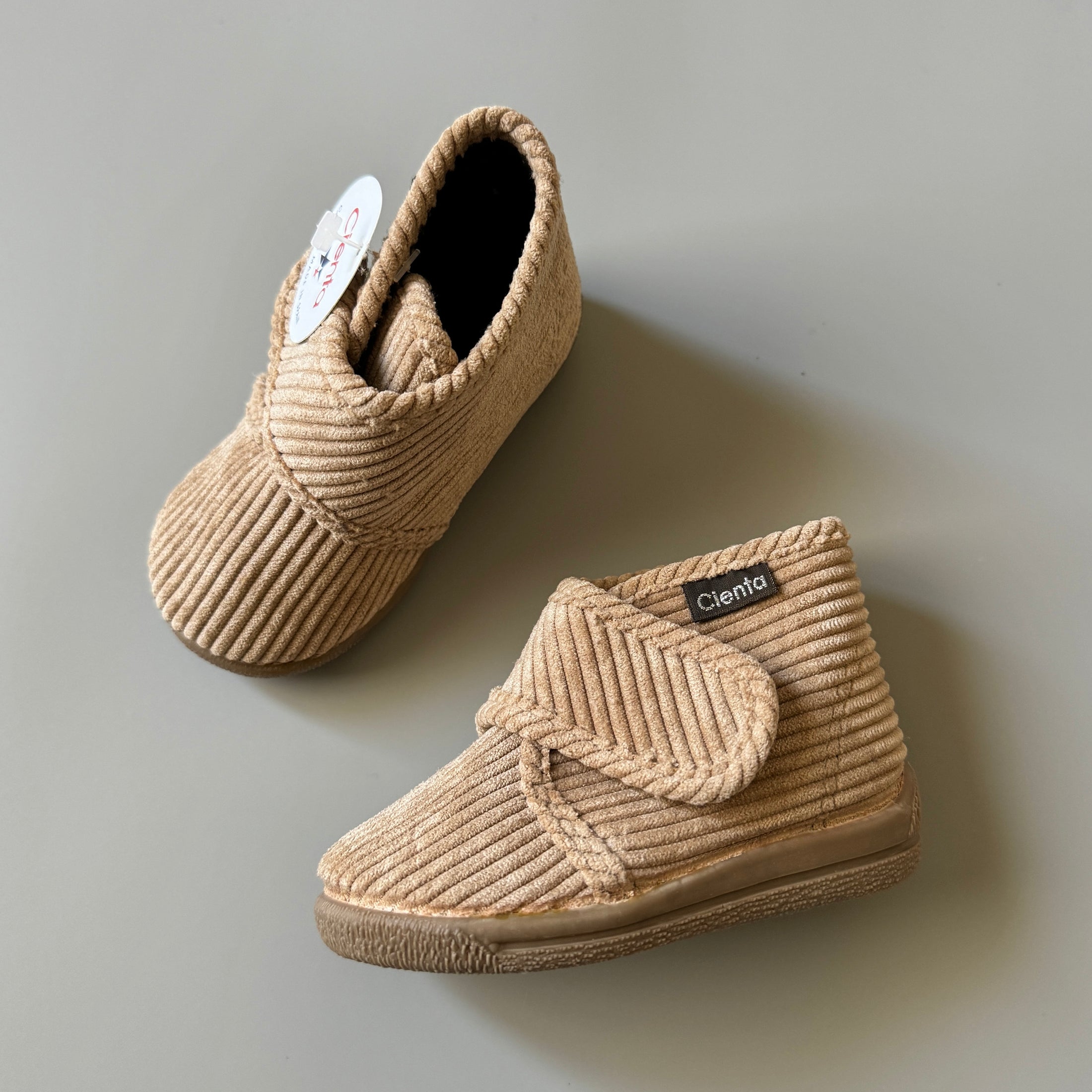 <Cienta>Velcro baby sneaker BEIGE 133049