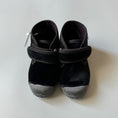 갤러리 뷰어로 이미지로드, <Cienta>High-cut velour shoes - NEGRO 975075
