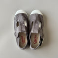 갤러리 뷰어로 이미지로드, <Cienta>T strap shoes - GRAY 77777
