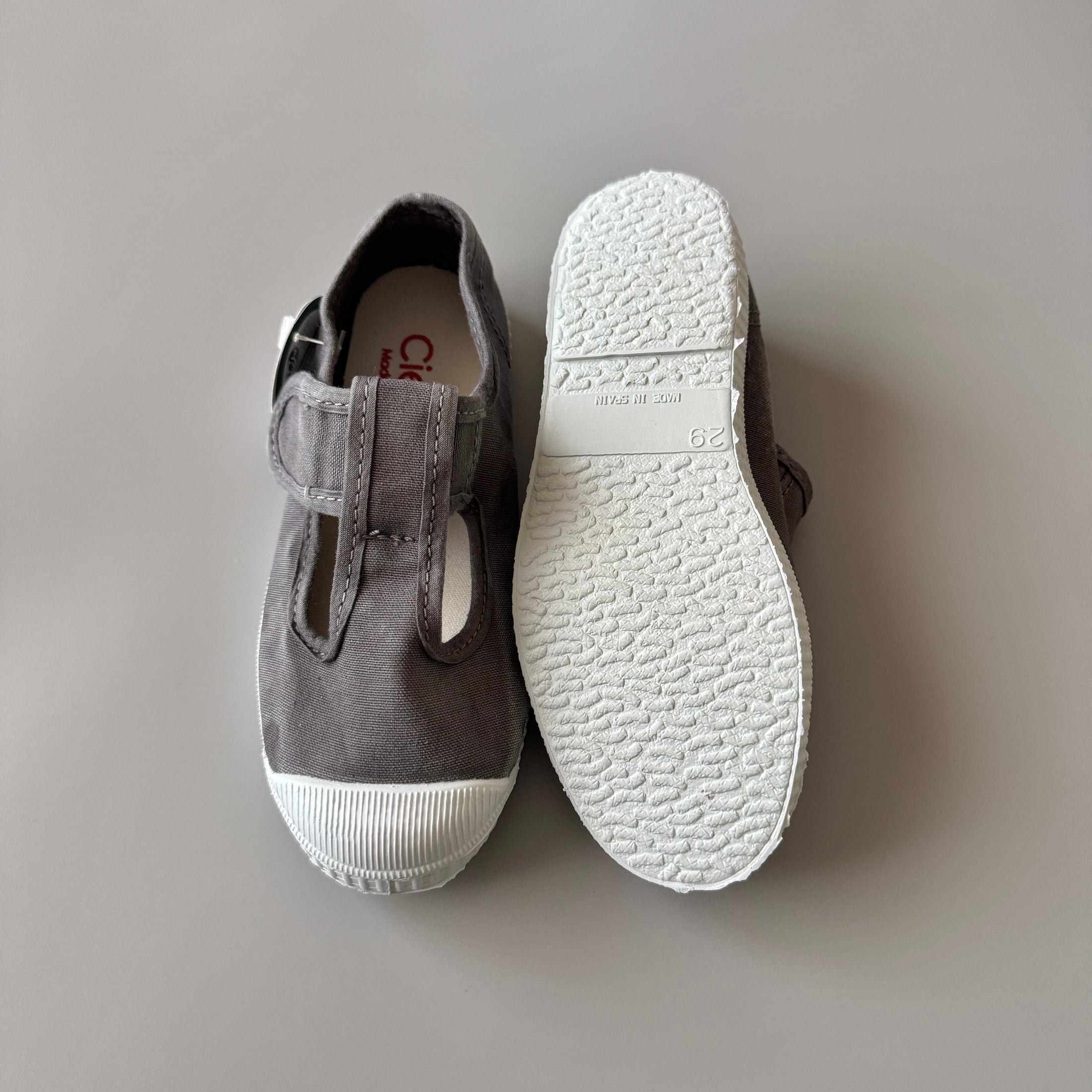 <Cienta>T strap shoes - GRAY 77777