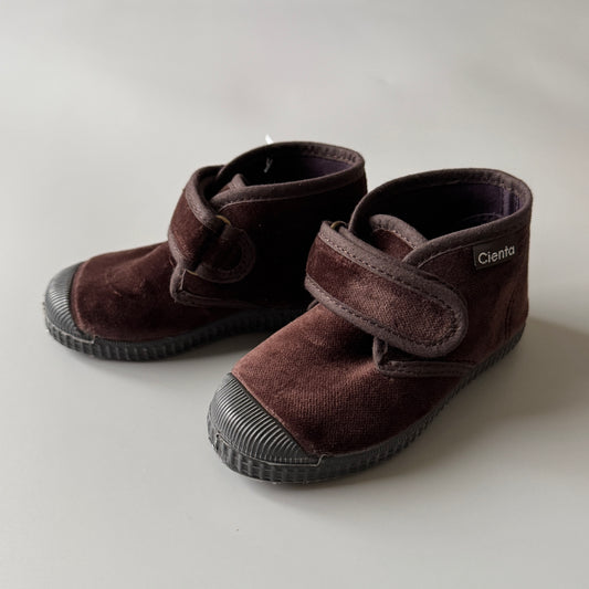 <Cienta>High-cut velour shoes - BROWN 975075