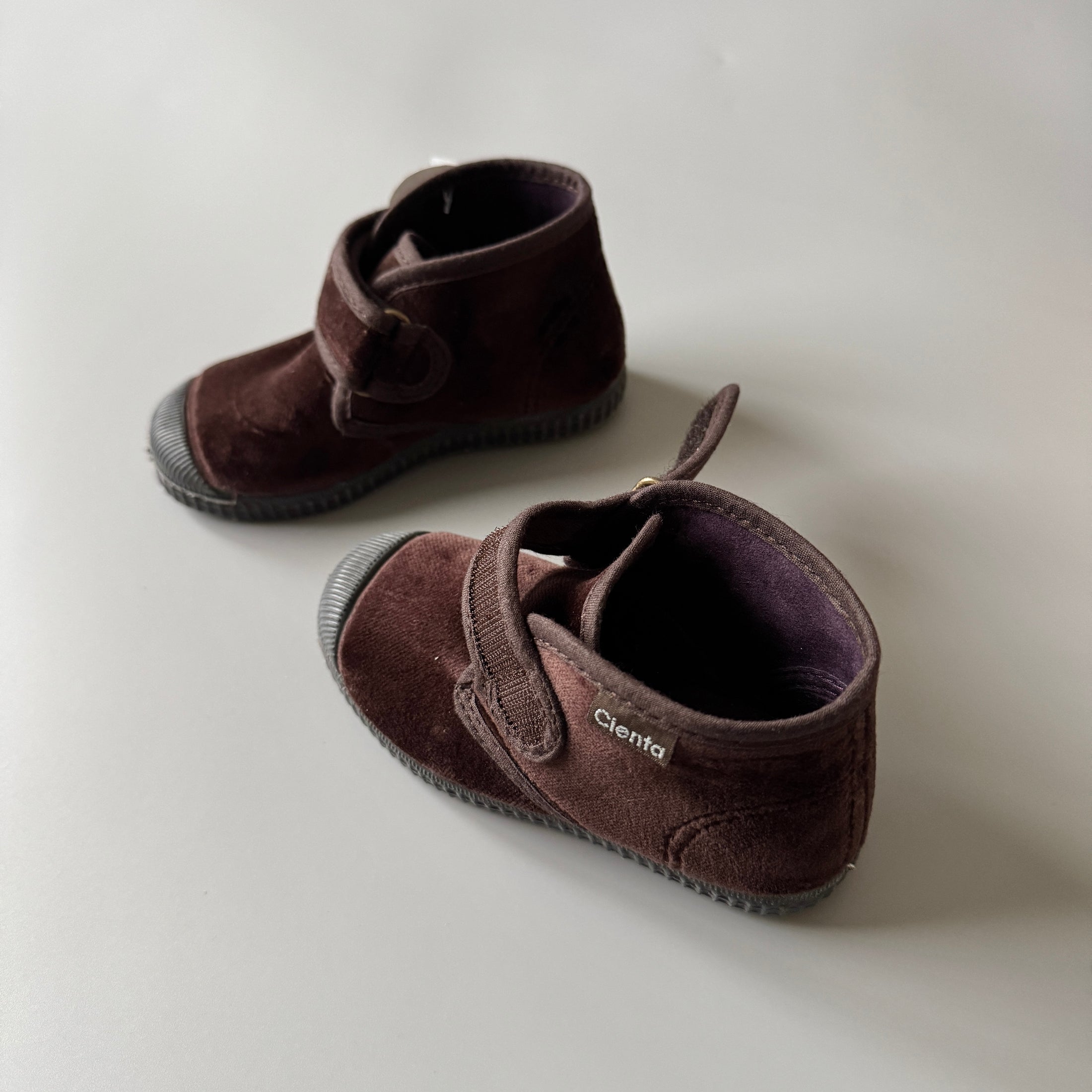 <Cienta>High-cut velour shoes - BROWN 975075