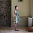 Gallery viewerに画像を読み込む, 【送料無料】<Little Cotton Clothes> Evie Dress Hawthorn Floral（2-6Y）
