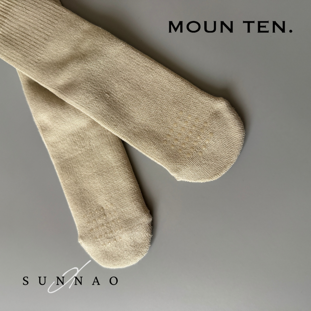 <Moun ten.>Tube socks