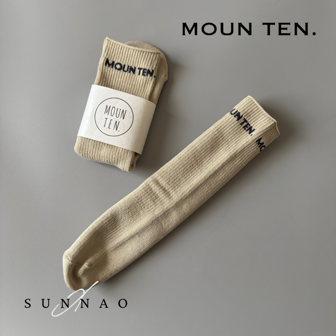 <Moun ten.>Tube socks